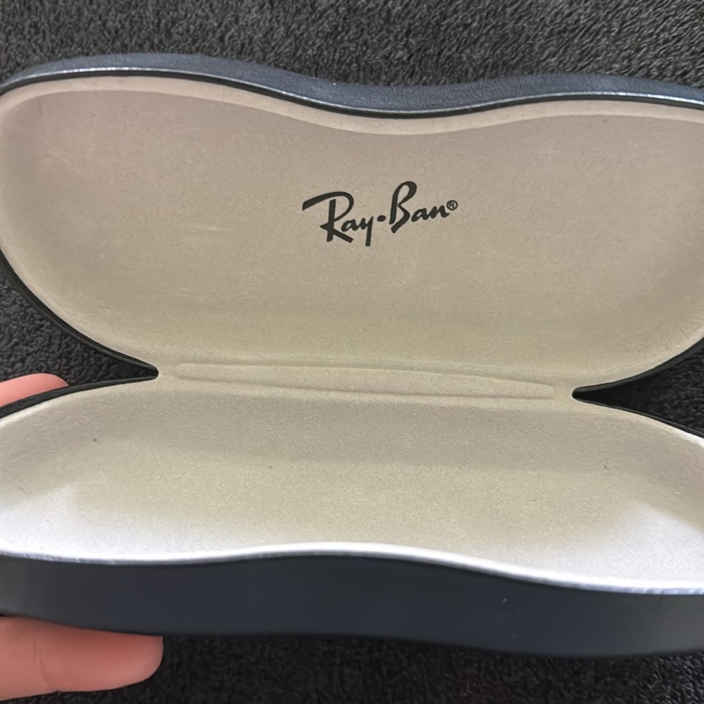 Ray-Ban Case - Picture 2 of 3